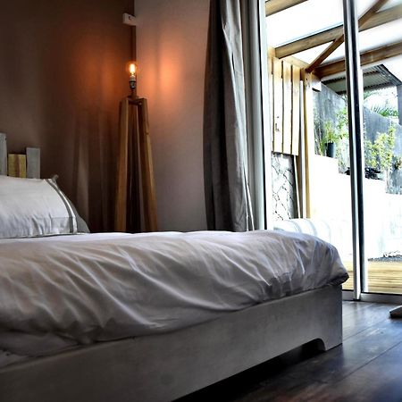 Chez Les Filles - Bungalodge Petite Île Esterno foto